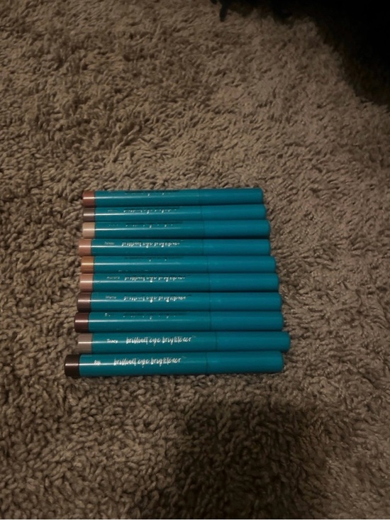 thrive causemetics Other - Thrive causemetics eyeshadow stick bundle of 10